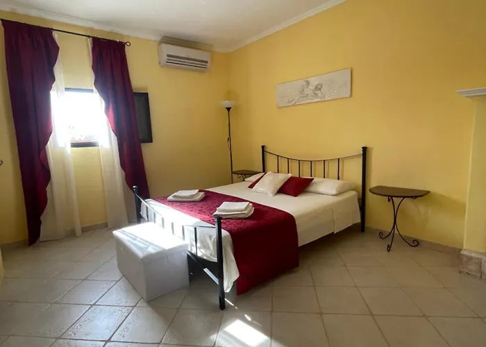 Al Castello Sammichele Di Bari